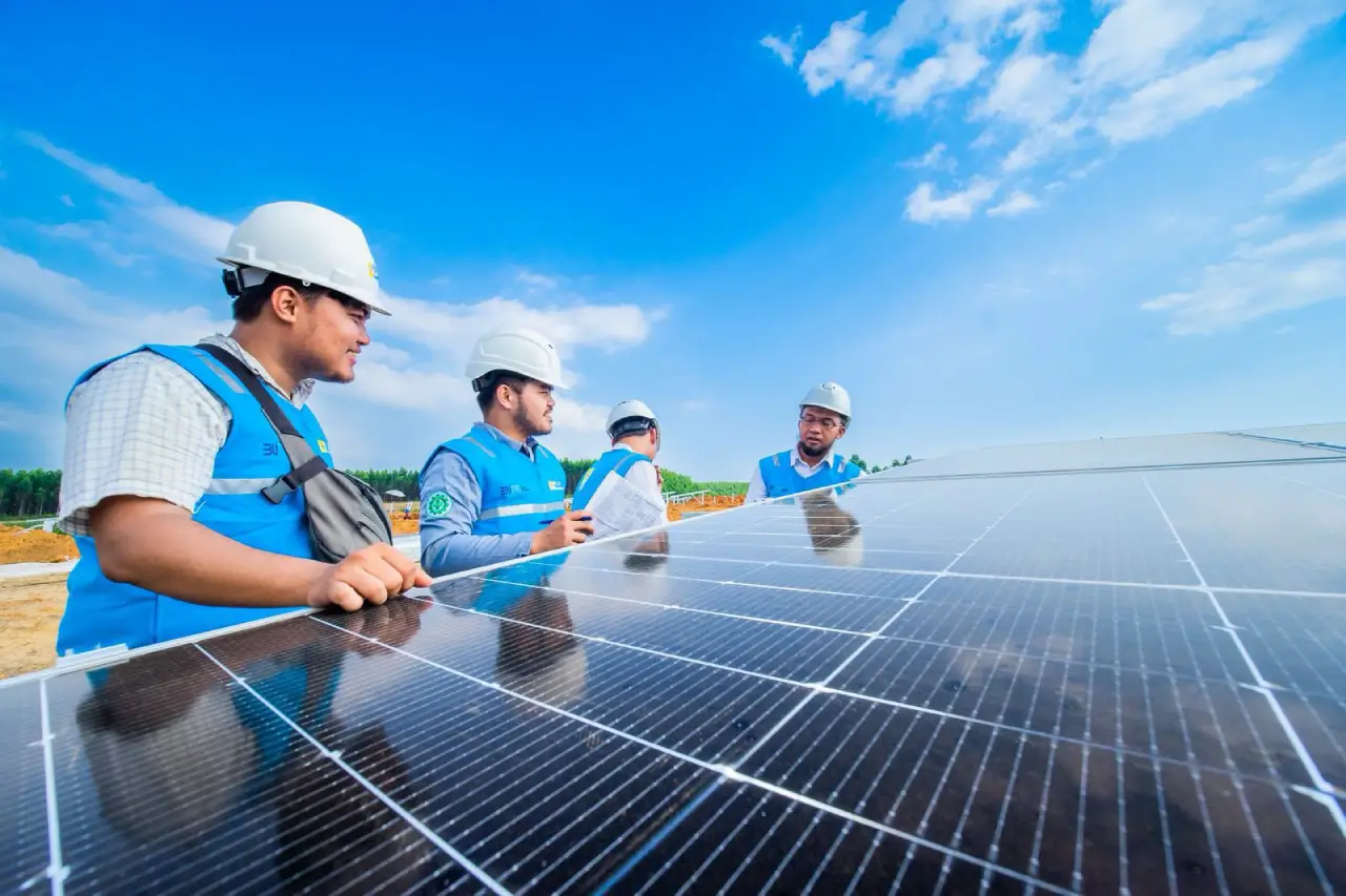 PLTS 100 GWp Jadi Senjata Baru RI, Rp73,9 Triliun Bisa Dihemat!