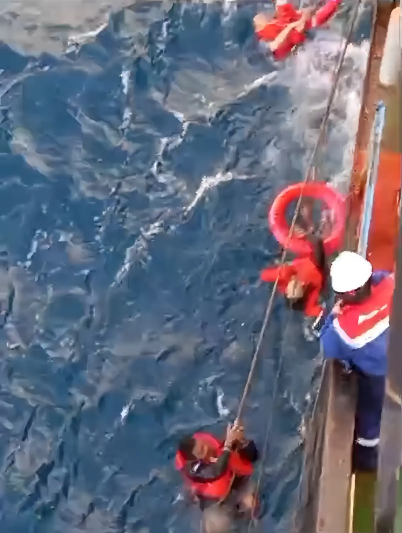 MT Mauhau Pertamina Jadi Penolong di Laut Jawa, 16 Korban KMP Virgo Transport 08 Dievakuasi