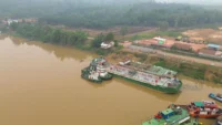 BBM Sintang Terancam Jalur Kapuas Surut, Pertamina Buka Jalur Distribusi Alternatif