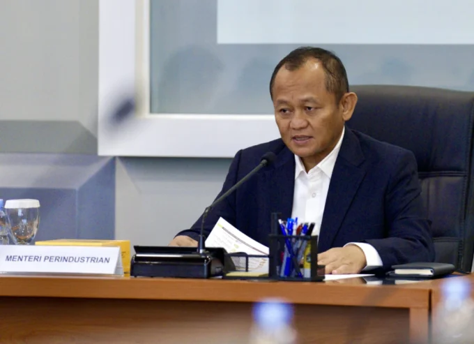 Menteri Perindustrian Muhammad Sarmuji membahas penguatan industri manufaktur dan kontribusinya terhadap PDB Indonesia