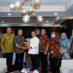 Industri Ngeluh Harga Bahan Baku Lokal Mahal. Kemenperin Akan Beri Solusi!