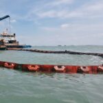 Kebakaran KMP Batumandi Picu Respons Cepat PTK, Ratusan Meter Pengaman Laut Disiapkan